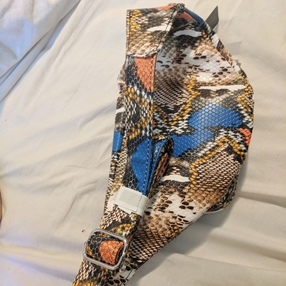 Casey Large Belt Bag Snake Multi Fanny Pack - Picture 6 of 6